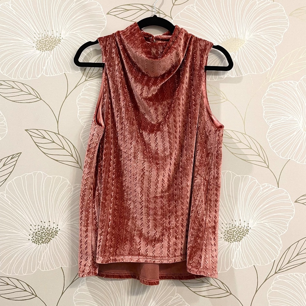 ENTRO Women's Medium Dusty Rose Crushed Velvet Cowl Neck Sleeveless Knit Top